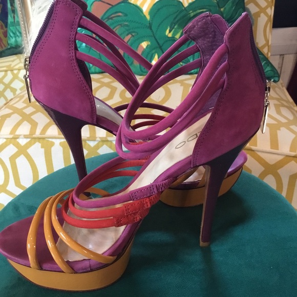 Aldo Platform Heels - Picture 1 of 3